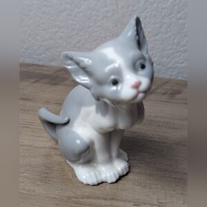 Lladro EXPECTANT CAT "Feed Me" Figurine Porcelain  Gray White Kitty